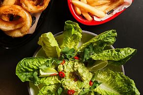 Courtyard By Marriott Melbourne Flagstaff Gardens