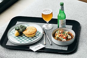 Courtyard By Marriott Melbourne Flagstaff Gardens