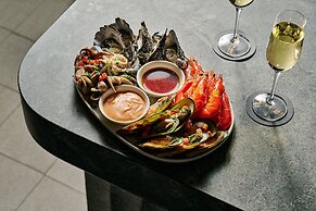 Courtyard By Marriott Melbourne Flagstaff Gardens