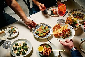 Courtyard By Marriott Melbourne Flagstaff Gardens