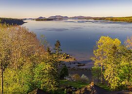 Lucky Stone Retreat - Private Beach & Acadia View