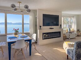 Lucky Stone Retreat - Private Beach & Acadia View