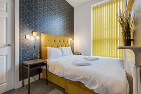 Queen Street Apartments by Sasco