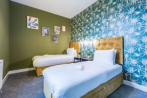 Queen Street Apartments by Sasco