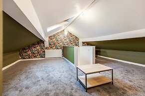 Queen Street Apartments by Sasco