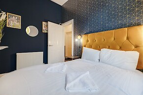 Queen Street Apartments by Sasco