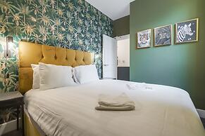 Queen Street Apartments by Sasco