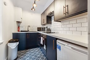 Queen Street Apartments by Sasco