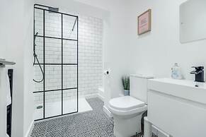 Queen Street Apartments by Sasco