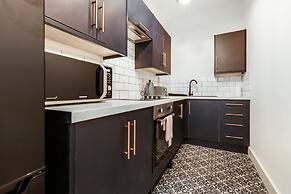 Queen Street Apartments by Sasco