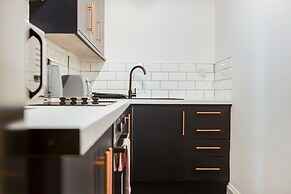 Queen Street Apartments by Sasco