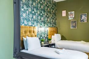 Queen Street Apartments by Sasco