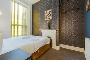 Queen Street Apartments by Sasco