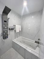 Omeo Suites