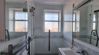 Gorgeous Apt Panoramic Views