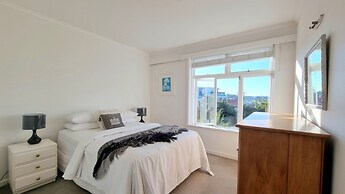 Gorgeous Apt Panoramic Views