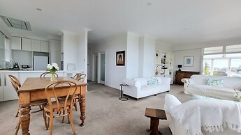 Gorgeous Apt Panoramic Views