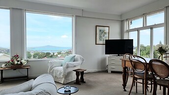 Gorgeous Apt Panoramic Views