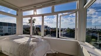 Gorgeous Apt Panoramic Views