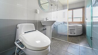 Jeju the Oceanhill Pension