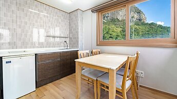 Jeju the Oceanhill Pension