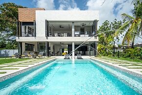 Onyx by Blue Sky Luxury