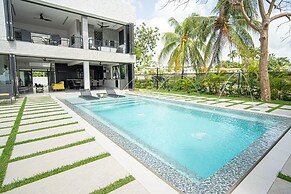 Onyx by Blue Sky Luxury