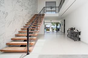 Onyx by Blue Sky Luxury