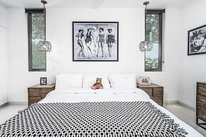 Onyx by Blue Sky Luxury
