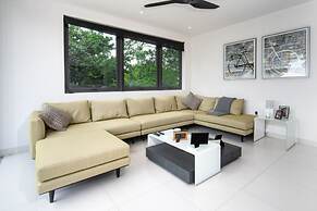 Onyx by Blue Sky Luxury