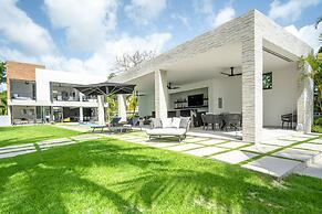 Onyx by Blue Sky Luxury