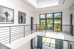 Onyx by Blue Sky Luxury