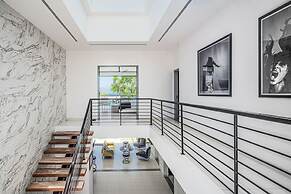 Onyx by Blue Sky Luxury