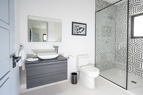 Onyx by Blue Sky Luxury