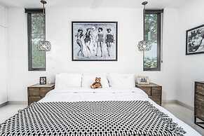 Onyx by Blue Sky Luxury