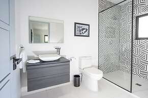 Onyx by Blue Sky Luxury