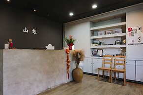 Mountain Traveler Inn