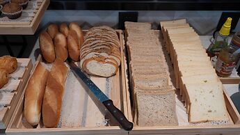 Maxx Phnom Penh Downtown (By H World)