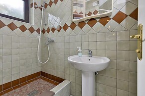 Twin Oasis Retreat With Pool & Spa
