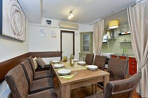 Twin Oasis Retreat With Pool & Spa