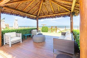 IT27 Village 3 Suítes Pé na Areia