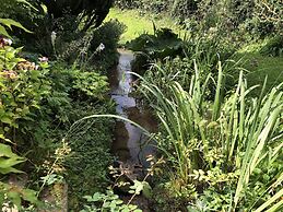 Lovely Quiet Cottage in Kemerton!
