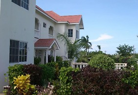 Beautiful 2-bed Apartment in Sunny Jamaica