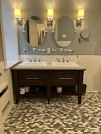 Surrey-Williamson Inn