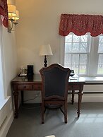 Surrey-Williamson Inn