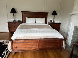 Surrey-Williamson Inn