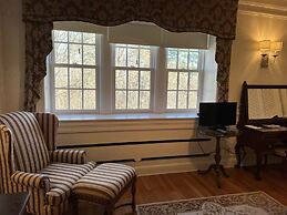 Surrey-Williamson Inn