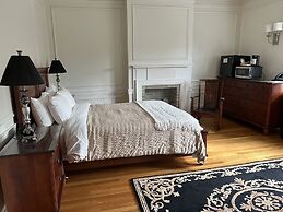 Surrey-Williamson Inn