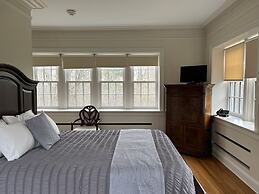 Surrey-Williamson Inn