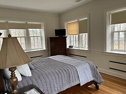 Surrey-Williamson Inn